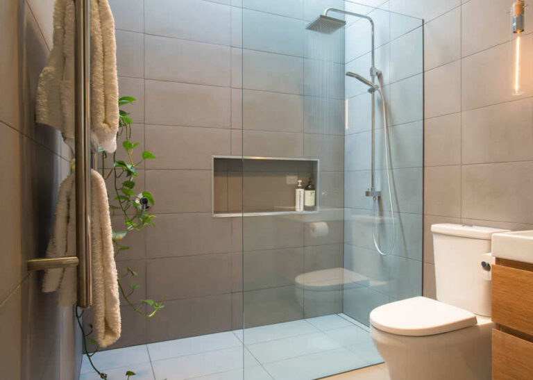 Bathroom Renovation: Upgrade Your Shower Rail & Tap for Style & Function in Sydney & NSW